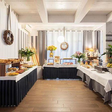 Hotel La Pineta Follonica Kültér fotó